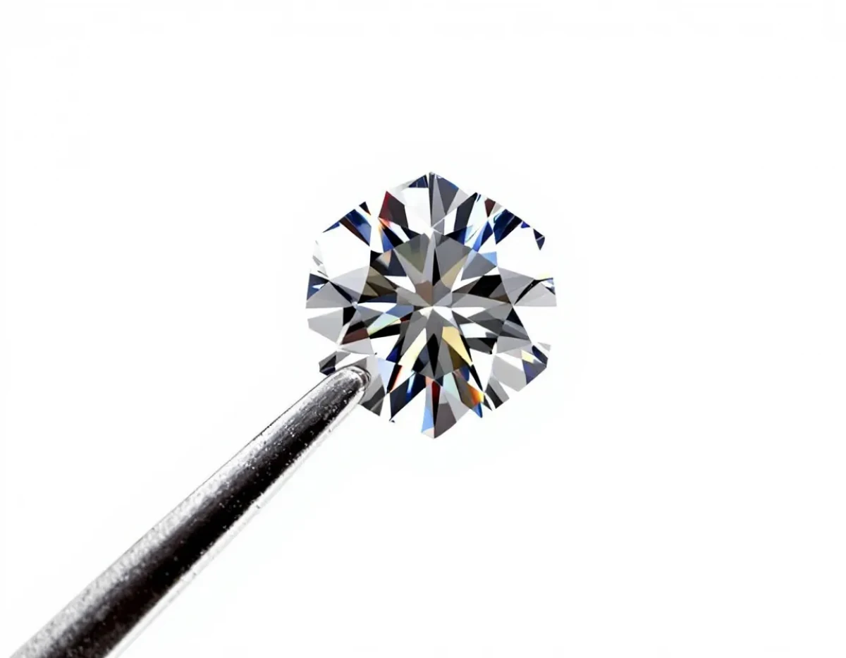 L'Analyse Approfondie du Coût d'un Diamant de 1 Carat : Décryptage par les Experts du Marché